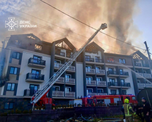 В Буковеле вспыхнул пожар в отеле: эвакуированы 70 человек