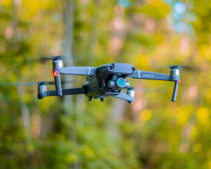 Зеленский объявил о массовом производстве украинских дронов - заменителей Mavic