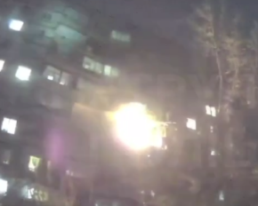 Появились кадры первых минут после российской атаки на Днепр