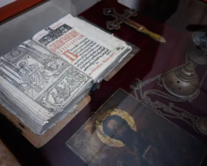 Россияне вывезли более 1200 картин из Херсонской галереи во время оккупации - ГУР