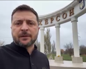 &quot;Благодарен всем, кто сражался&quot;: Зеленский поздравил жителей Херсона с третьей годовщиной освобождения от россиян