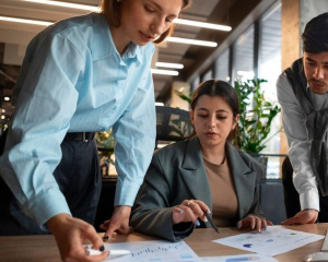 Яких слів уникати на роботі: ці фрази знищують впевненність та вагу в очах керівника