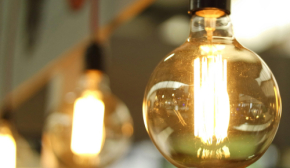 В Украине 12 ноября снова введут графики отключения света