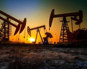 Цена российской нефти Urals рекордно упала из-за санкций США