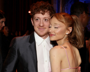 В сети опровергли слухи о разрыве Арианы Гранде с любимым: подробности