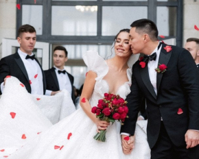 Іванна Онуфрійчук виклала архівні фото з весілля