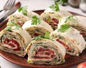 Быстрый и сытный завтрак из лаваша: удивите родных необычным рецептом