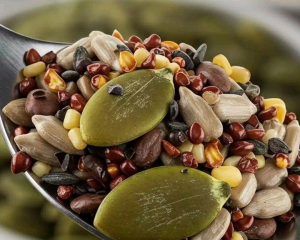 Яке насіння їсти, щоб зміцнити серце й нервову систему: відповідь дієтолога