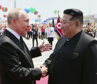 Кремль вирішив розчавити залишки інакодумства - застосує досвід Північної Кореї, щоб привити росіянам жертовність