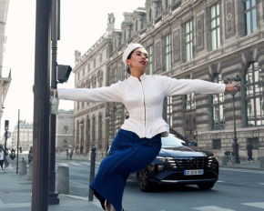 Анна Неплях устроила модную съемку на улицах Парижа