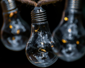 У суботу відключень світла буде трохи менше