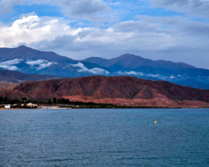 Исследователи обнаружили под Иссык-Кулем следы средневекового города