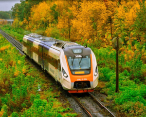 Из-за боевых действий на Днепропетровской области отменили несколько пригородных поездов