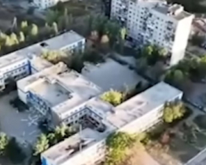 &quot;Пытаются закрепиться в многоэтажках&quot;: военный описал тактику россиян в Покровске