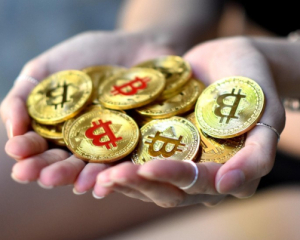 Биткойн отошел от своего пикового значения и начал динамику падения - СМИ