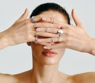 Чорна п&#039;ятниця у SOVA: як обрати прикраси в подарунок собі та близьким зі знижками до -60%