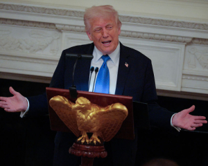 Трамп підписав закон про оприлюднення документів щодо Епштейна