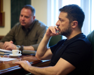 Financial Times закликає Зеленського звільнити Єрмака і оновити команду