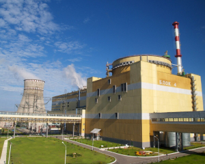 Українські АЕС знизили потужність через обстріли енергетики