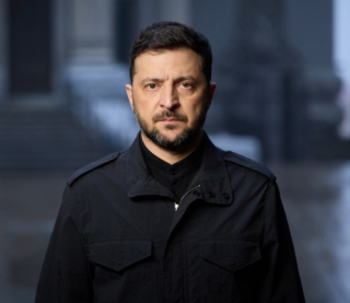 Зараз один з найважчих моментів нашої історії. Доведеться робити складні вибори - Зеленський звернувся до нації