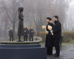 Зеленський у День пам'яті жертв Голодомору попередив, що Росія й далі несе смерть