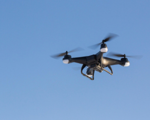 Військові Нідерландів відкрили вогонь по дронах над авіабазою Волкел