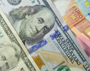 Валюта дорожчає другий день поспіль