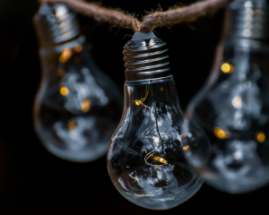 Применяются графики отключений: в Укрэнерго назвали последствия ударов России для потребителей