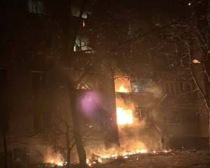 РФ вдарила ракетами по Харкову і Запоріжжю: палають будинки, є поранені