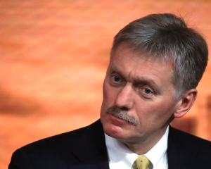 Песков уменьшил значение обнародованного разговора Ушакова с представителем США