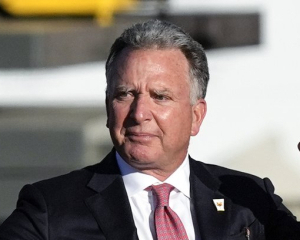 &quot;Играет на стороне россиян&quot;: в Конгрессе требуют увольнения Уиткоффа после разговора с Ушаковым