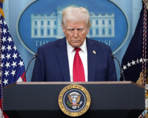 Скандал із мирними планами. Трамп поспішає домовитися з росіянами, поки його не притиснули політичні опоненти