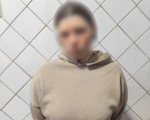 На Вінниччині жінка розбещувала малолітню доньку