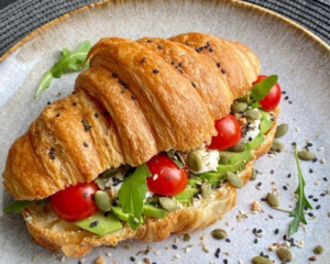 Ранковий перекус за лічені хвилини: який сніданок зарядить енергією на пів дня