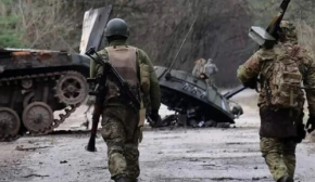 Українські бійці знищили росіян, які намагалися встановити прапор РФ у Вовчанську