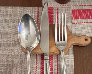 Що означає, коли впала виделка, ложка чи ніж: прикмети, до яких варто прислухатись