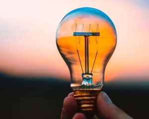 Українців попередили про нові відключення світла 2 грудня: діятимуть до трьох черг одночасно