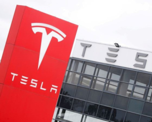 На ключевых рынках Европы резко упал спрос на Tesla