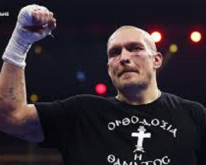 Усик хоче битися з Джейком Полом: &quot;Молитимуся, щоб він вистояв&quot;