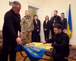 Зеленский наградил ирландских медиков за внедрение передовых методик экстренной помощи на фронте