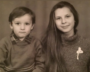 Тарас Цимбалюк виклав дитяче фото з сестрою