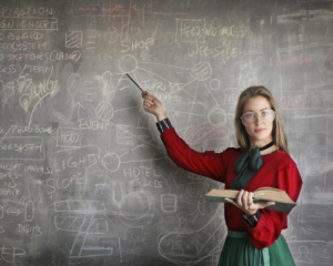 &quot;Вырастут на 30% с 1 января 2026 года&quot;: в Офисе президента похвастались повышением зарплат для учителей