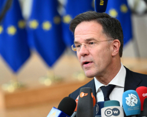 Рютте не верит в то, что Трамп откажется от поставок оружия Украине