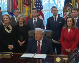 &quot;Он хотел бы завершить войну&quot;: Трамп подвел итоги встречи Виткоффа и Кушнера с Путиным