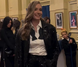 Осадчая в блестках, а Квиткова - оперная дива. Самые яркие образы звезд с концерта Монатика