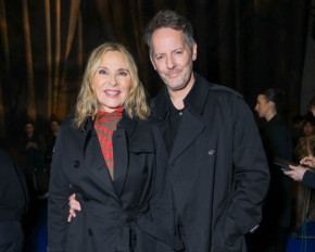 69-летняя звезда сериала "Секс в большом городе" вышла замуж за друга