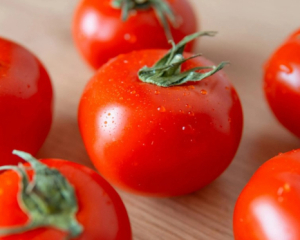 Украинские трейдеры назвали причину снижения цен на томаты в декабре