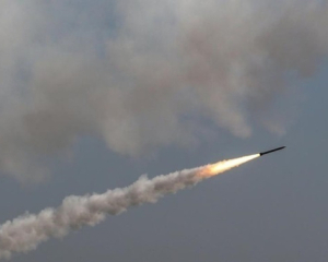 Россияне массово обстреляли железнодорожную инфраструктуру в Фастове