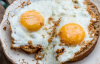 Яичница по-новому: какой ингредиент создаст новый вкус популярного завтрака