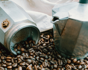 Цены на робусту падают из-за рекордного предложения по Вьетнаму